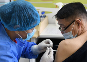 Томоохон худалдааны төв, захуудад дархлаажуулалтын цэг ажиллаж эхэллээ