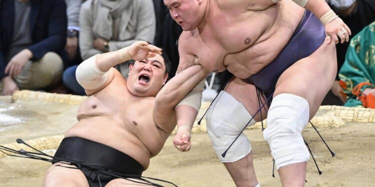 Тэрүнофүжи Г.Ган-Эрдэнэ өвдөг шороодолгүй түрүүллээ