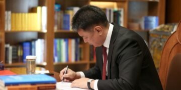 Үндсэн хуулийн эрх зүйн хүрээлэн байгуулах тухай зарлиг гаргав