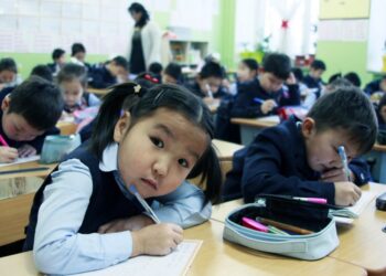 Иргэдийн 50 хувь нэмэлт тунд хамрагдвал хичээлийг танхимаар заана