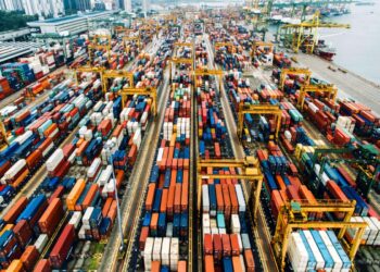 "Тяньжин боомтод хүлээгдэж байсан 4,800 чингэлгээс 2,805 нь Эрээн рүү ачигдсан"