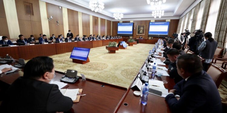 Уур амьсгалын өөрчлөлтийн эсрэг Засаг дарга нар манлайлан оролцохыг Ерөнхий сайд уриаллаа