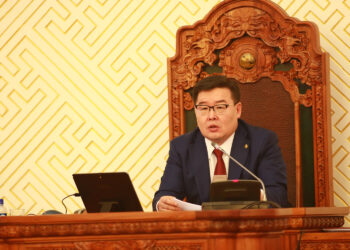 Г.Занданшатар: Хаан банкны асуудлыг шийдэхгүй бол Монголбанкны удирдлагыг огцруулна