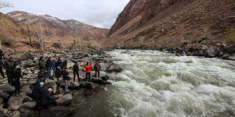 Эрдэнэбүрэний УЦС-ыг зогсоох тухай тогтоолыг Увсын Өмнөговь сумын ИТХ гаргажээ