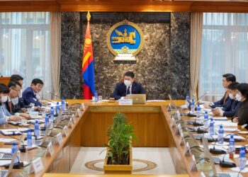 Засгийн газрын ээлжит хуралдаан үргэлжилж байна