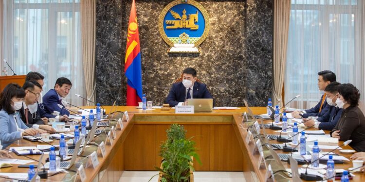 Засгийн газрын ээлжит хуралдаан үргэлжилж байна