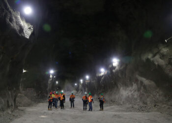 Оюутолгойгоо ашиглуулчихаад 2.3 тэрбум ам.долларын өрөнд унасан гажуудал засагдлаа