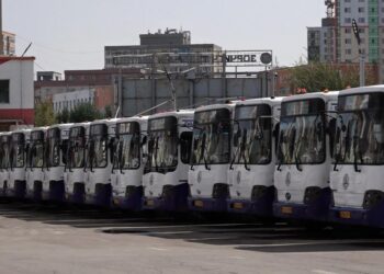 Нийтийн тээврийн үйлчилгээ эрхлэгч байгууллагуудад тулгамдсан асуудлыг үе шаттай шийдвэрлэнэ