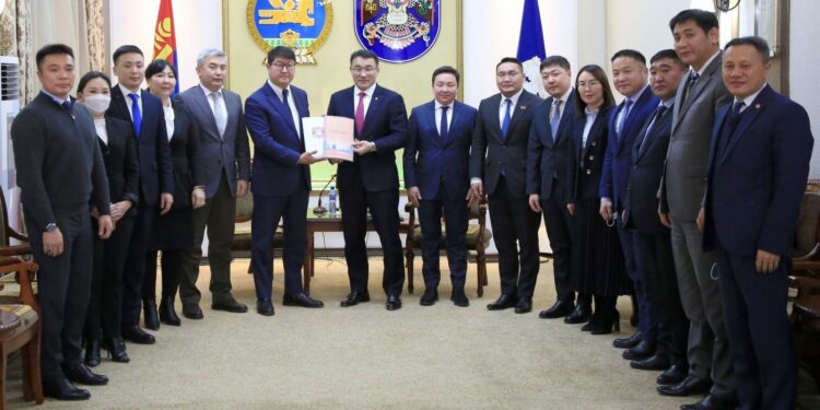 Нийслэлийн 2022 оны төсвийн төслийг өргөн барилаа