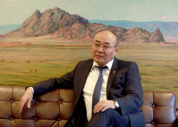 Д.Эрдэнэбат: Парламентаас Ерөнхийлөгчийг сонгодог байх зарчмын саналыг бид гаргасан