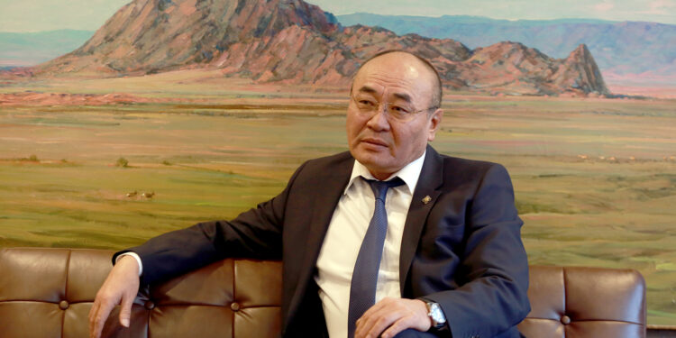 Д.Эрдэнэбат: Парламентаас Ерөнхийлөгчийг сонгодог байх зарчмын саналыг бид гаргасан