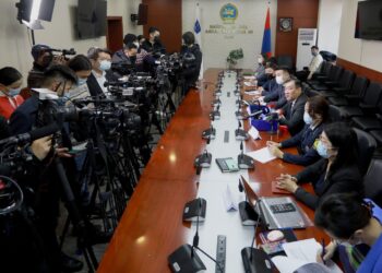 Шахмал түлшний шуудайг 300 төгрөгөөр худалдаж авна гэв