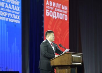 Л.Оюун-Эрдэнэ: Чинээлэг дундаж давхаргыг 80 хувьд хүргэнэ