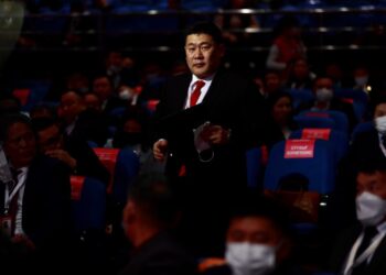 Л.Оюун-Эрдэнийг 99.72 хувийн саналаар МАН-ын даргаар сонголоо