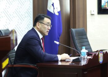 Д.Сумъяабазар: Бүх шатны эмнэлэгт ажиллаж буй цагаан нөмрөгт баатрууддаа талархал илэрхийлье