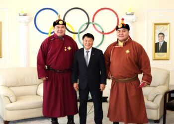 Ч.Санжаадамба, С.Мөнхбат нарын аваргуудыг "АЛТАН ОЧИР" одонгоор шагнав