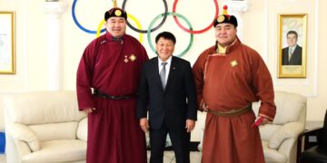 Ч.Санжаадамба, С.Мөнхбат нарын аваргуудыг "АЛТАН ОЧИР" одонгоор шагнав