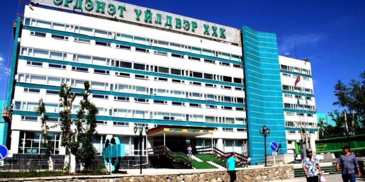 Баатар үйлдвэрт балагтай явдал тасрахгүй нь ээ