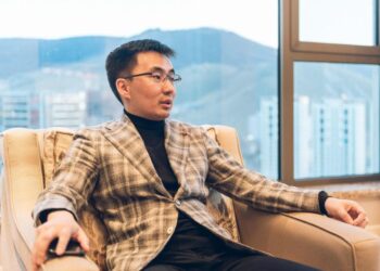 Эхнэрээ зодож, цагдааг хахуульдсан Д.Сүндийд гурван жилийн ял өгчээ