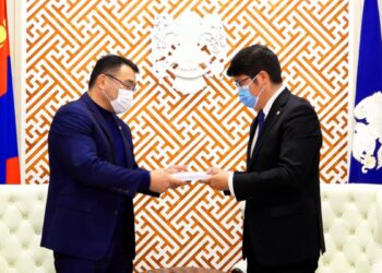 Нийслэлийн 2021 оны төсөвт нэмэлт, өөрчлөлт оруулах тогтоолын төслийг өргөн барилаа