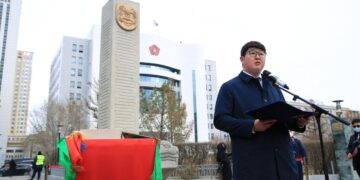 Нийслэлийн анхны шав тавьсан Мэлхийт хөшөөнд хүндэтгэл үзүүлж, сүлдэт хуурыг цэнгүүллээ