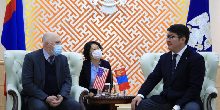 Нийслэлийн ИТХ-ын дарга Ж.Батбаясгалан Элчин сайд Майкл С. Клеческиг хүлээн авч уулзав