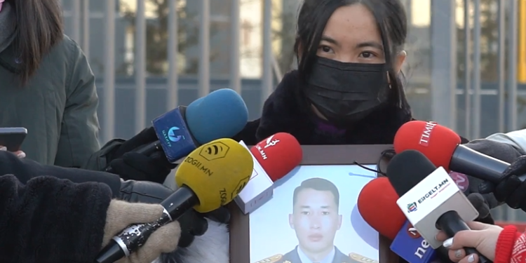 Хурган дарга нарын буруугаас нөхөр нь амиа алдсан учир өлсгөлөн зарлахаар болжээ