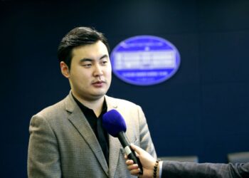 АТГ: Гаалийн хяналтын бүсэд танилынхаа гар тээшийг авч орсон мөрдөгч “С”-ийг ажлаас нь чөлөөлсөн