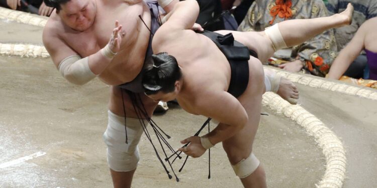 Тэрүнофүжи Г.Ган-Эрдэнэ Кирибаяма Б.Лхагвасүрэнгээр даваагаа ахиуллаа