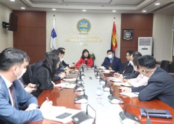 Утаагаар улс төр хийхгүй ээ, УГААРТАЖ ҮХНЭ