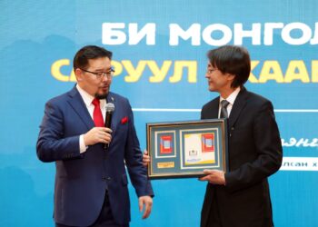 УИХ-ын дарга Г.Занданшатар С.Зориг агсанд хүндэтгэл үзүүллээ