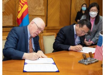 АНУ-ын Фулбрайт тэтгэлэгт  хамрагдсан оюутнууд Боловсролын зээлийн санд үл хөдлөх хөрөнгө барьцаалдаг байсныг цуцлав