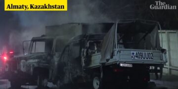 Казакстанд гол гол мэдээний сайтууд ажиллагаагүй болж, утас интернэтийн холболт хязгаарлагджээ