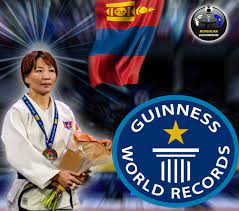 М.Уранцэцэг холимог тулааны төрөлд UFC-д хүч үзнэ