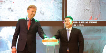 Оюу толгойн гүний уурхайн үйлдвэрлэлийн бүтээн байгуулалт эхэллээ