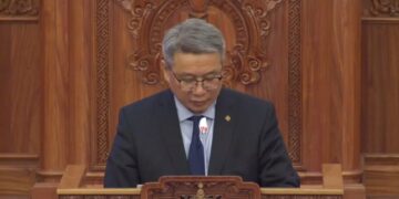 УУХҮ-ийн сайд Г.Ёндон Уул уурхайн бүтээгдэхүүний биржийн тухай хуулийн төсөл болон хамт өргөн мэдүүлсэн хуулийн төслүүдийг танилцууллаа