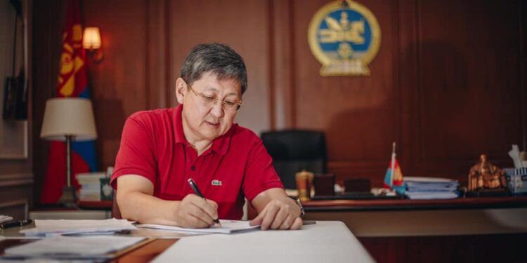 Ч. Хүрэлбаатар: ХААН банкны хэсэг хувьцааг яг хэн авсан бэ