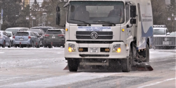 Шөнийн 02:00 цагаас хойш нийт 136 тонн бодисыг 01:30 цагийн давтамжтайгаар зам талбайд цацсан байна