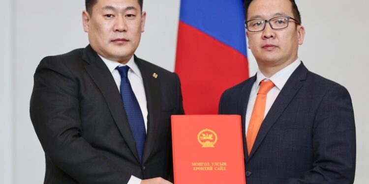 БОАЖ-ын сайдаар Б.Бат-Эрдэнийг томиллоо