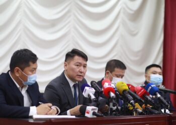 "Эрээн талд гацсан 9000 орчим чингэлэг ачааг гаалийн бүрдүүлэлтийн дарааллаар оруулж байгаа"