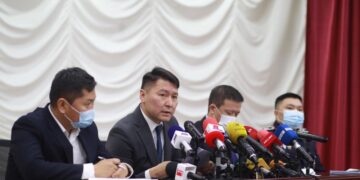 "Эрээн талд гацсан 9000 орчим чингэлэг ачааг гаалийн бүрдүүлэлтийн дарааллаар оруулж байгаа"