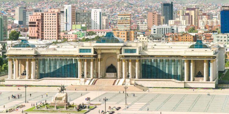 Монголчууд нийслэл хотоо сэргээн тунхагласан өдөр