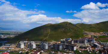 Богдхан ууланд аялал жуулчлалын чиглэлээр газар аваад орон сууц барьжээ