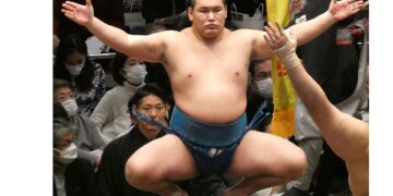 Хоошорюү С.Бямбасүрэн комүсүби цолтой барилдана