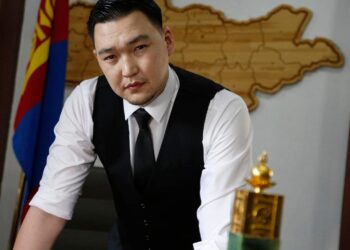 О.Зундуйдорж: Ардчилсан оронд төрчихөөд бусдаас хамааралтай байна гэдэг эмгэнэл