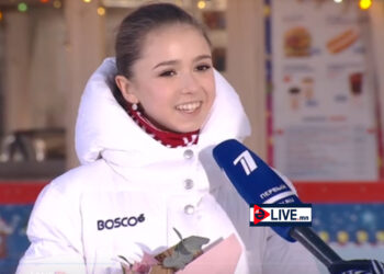 Камила Валиевагийн энгийн хувцастай зургуудаас толилуулж байна