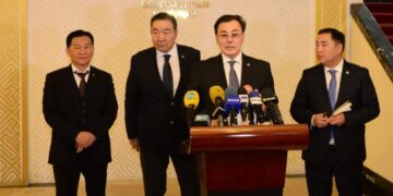 Б.Баттөмөр: Хөгжлийн банкнаас санхүүжилт олгосон 61 зээлдэгчид хамаарах төсөл хөтөлбөрийг газар дээр нь очиж нэг бүрчлэн тулгаж үзэх шаардлагатай