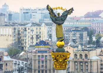 Манай улсын 20-иод иргэн Украинд үлджээ