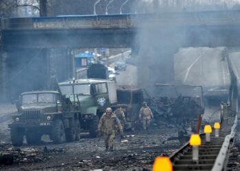 Украинаас хагас сая орчим хүн дайнаас болоод дүрвэжээ