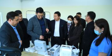 Эрүүл мэндийн сайд Орхон аймагт ажиллалаа